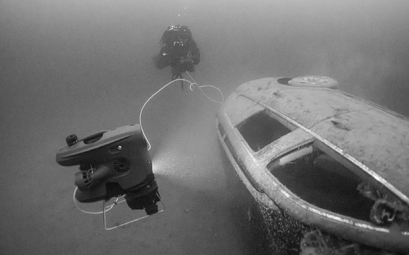 fig1-auv-rov-underwater-800x500
